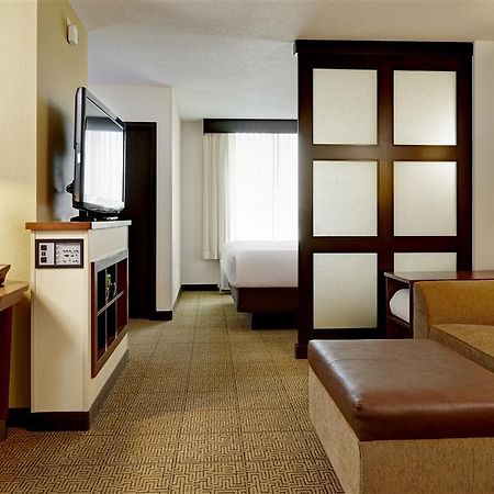Hyatt Place Chicago/Naperville/Warrenville Exterior photo